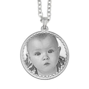 Photo Engraved Silver Cutting Round Pendant